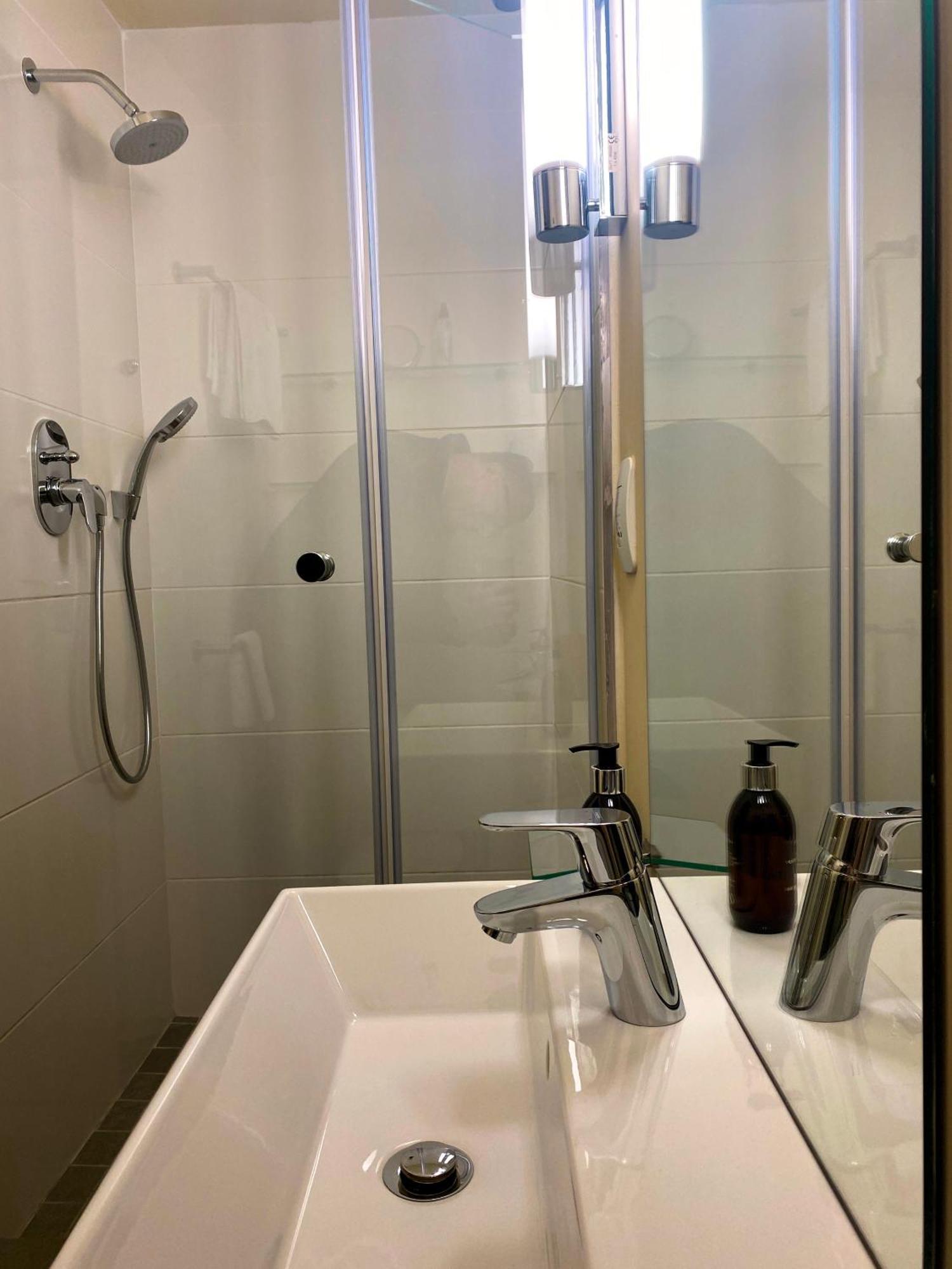 Lezard Bleu Guest House ケープタウン エクステリア 写真