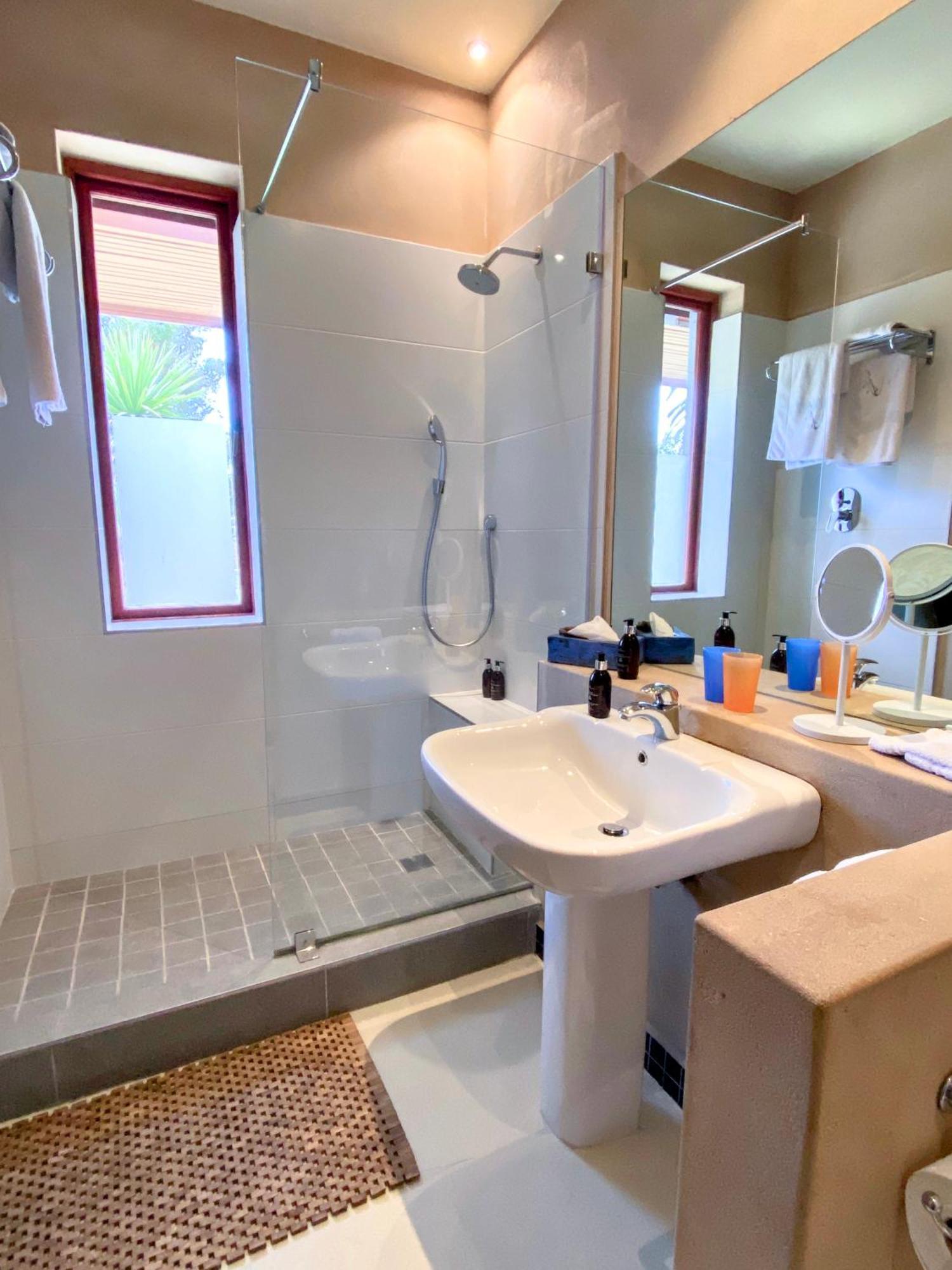 Lezard Bleu Guest House ケープタウン エクステリア 写真