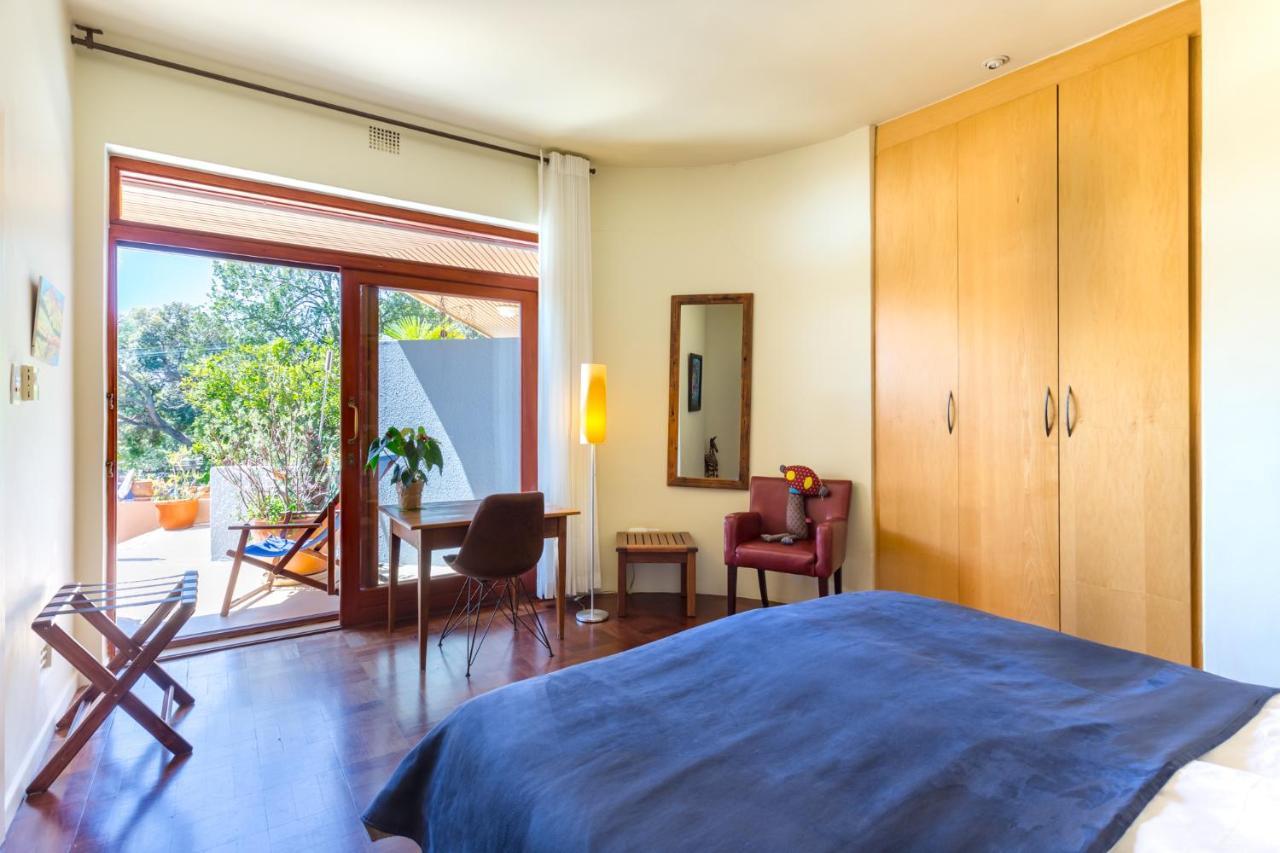 Lezard Bleu Guest House ケープタウン エクステリア 写真